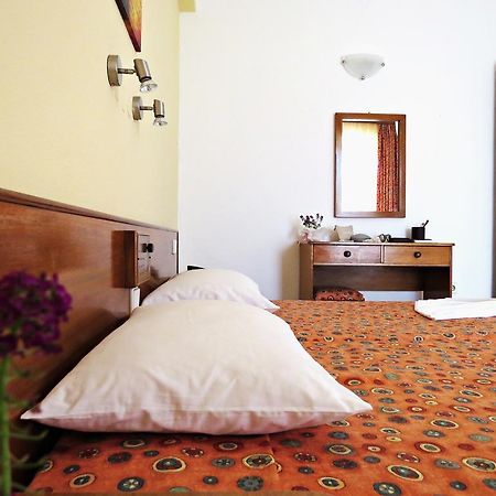 Maritime Hotel Apartments Petaloudes Экстерьер фото