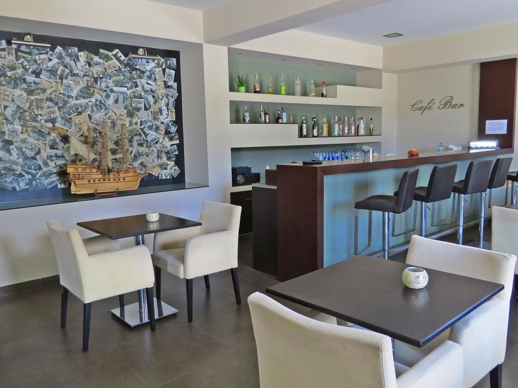 Maritime Hotel Apartments Petaloudes Экстерьер фото