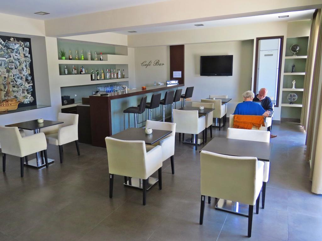 Maritime Hotel Apartments Petaloudes Экстерьер фото