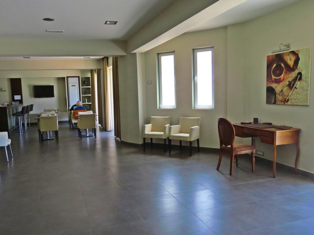 Maritime Hotel Apartments Petaloudes Экстерьер фото