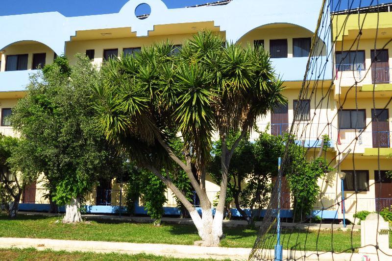 Maritime Hotel Apartments Petaloudes Экстерьер фото