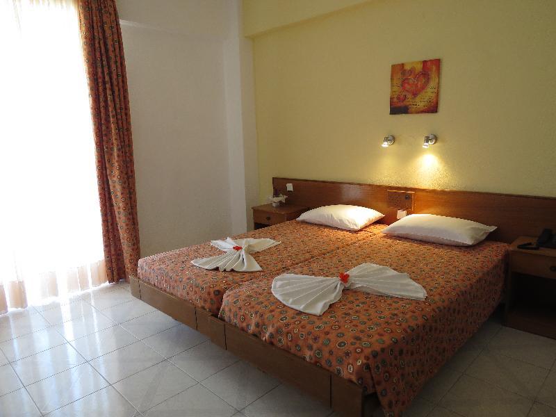 Maritime Hotel Apartments Petaloudes Экстерьер фото
