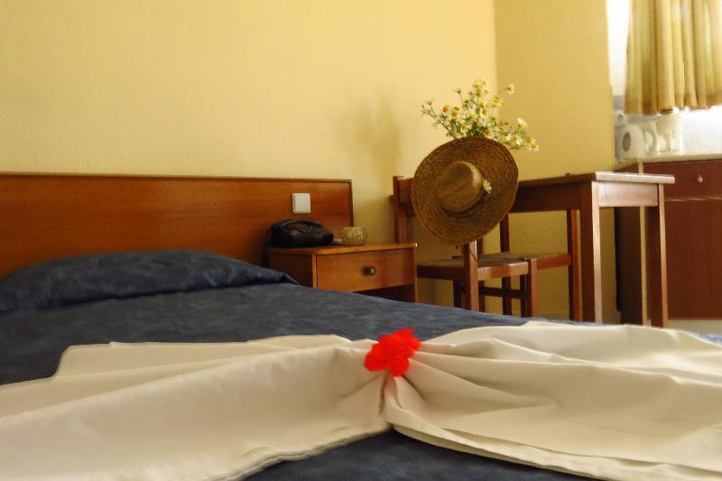Maritime Hotel Apartments Petaloudes Экстерьер фото