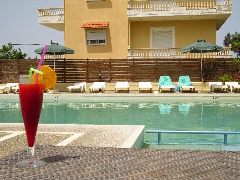 Maritime Hotel Apartments Petaloudes Экстерьер фото