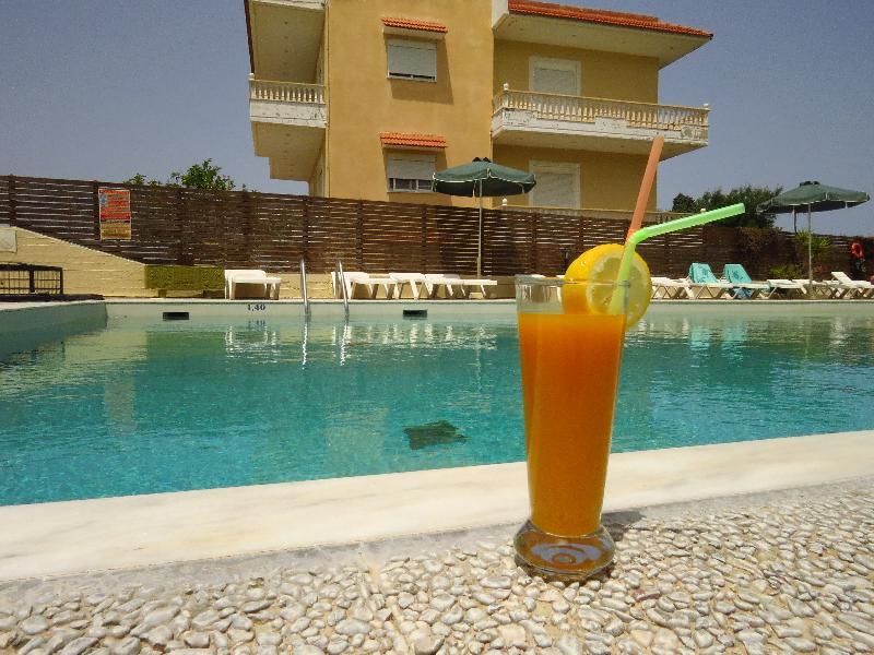Maritime Hotel Apartments Petaloudes Экстерьер фото