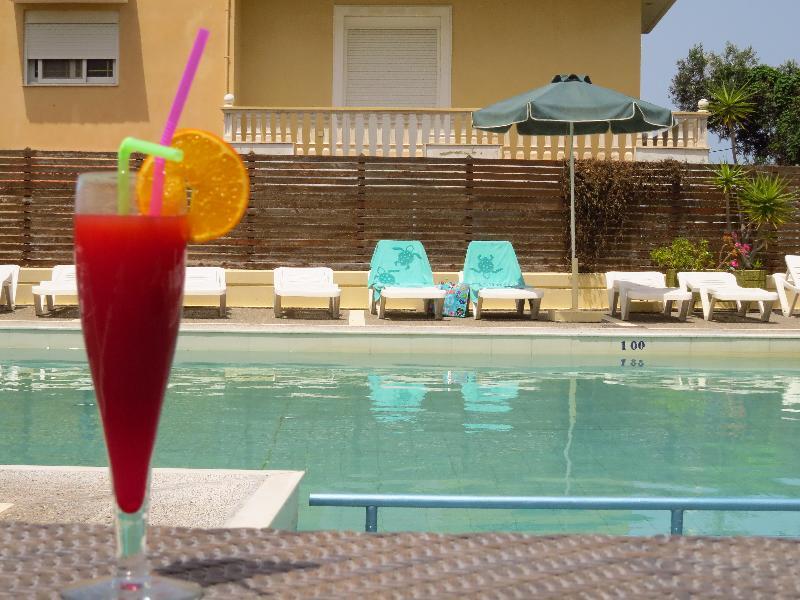 Maritime Hotel Apartments Petaloudes Экстерьер фото