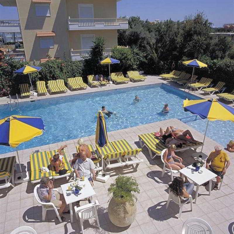 Maritime Hotel Apartments Petaloudes Экстерьер фото