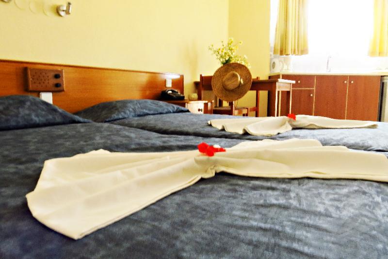 Maritime Hotel Apartments Petaloudes Экстерьер фото