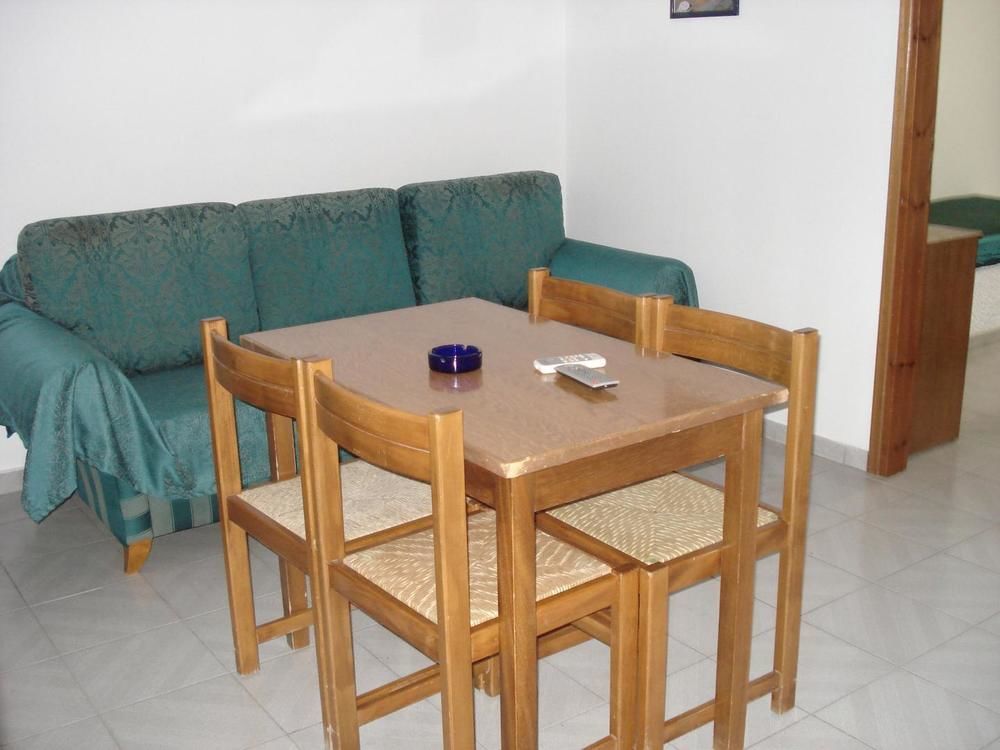 Maritime Hotel Apartments Petaloudes Экстерьер фото