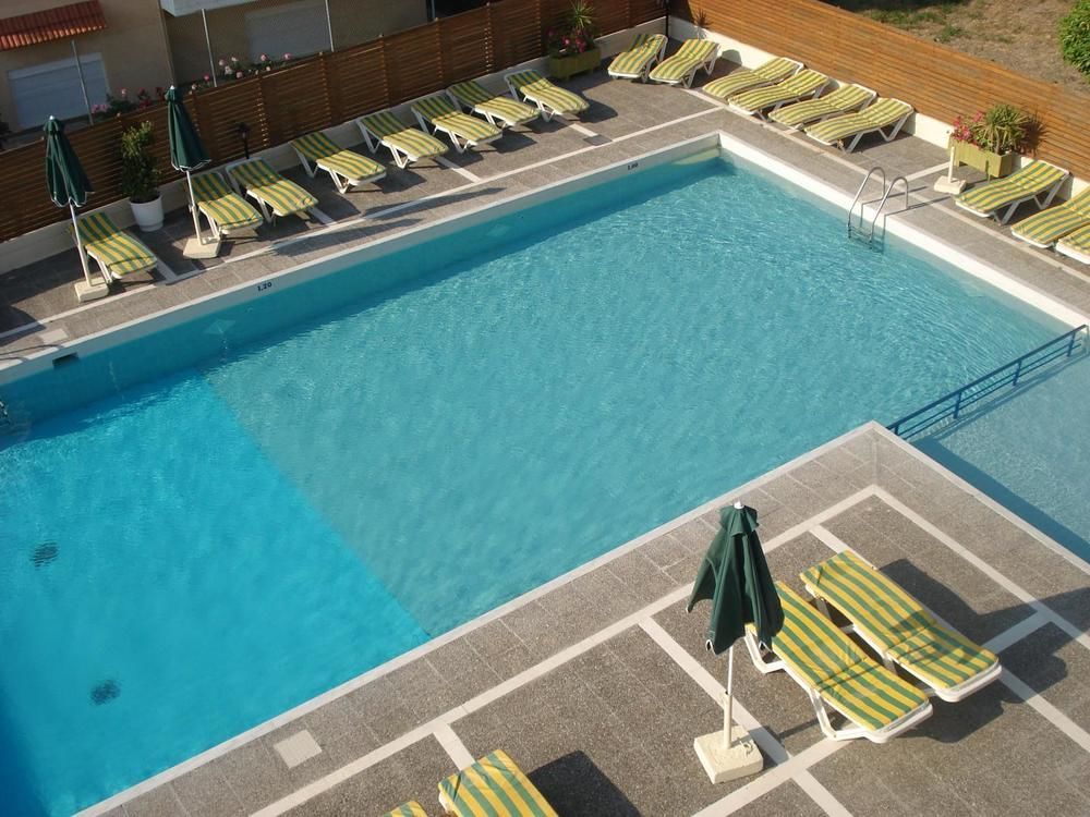 Maritime Hotel Apartments Petaloudes Экстерьер фото