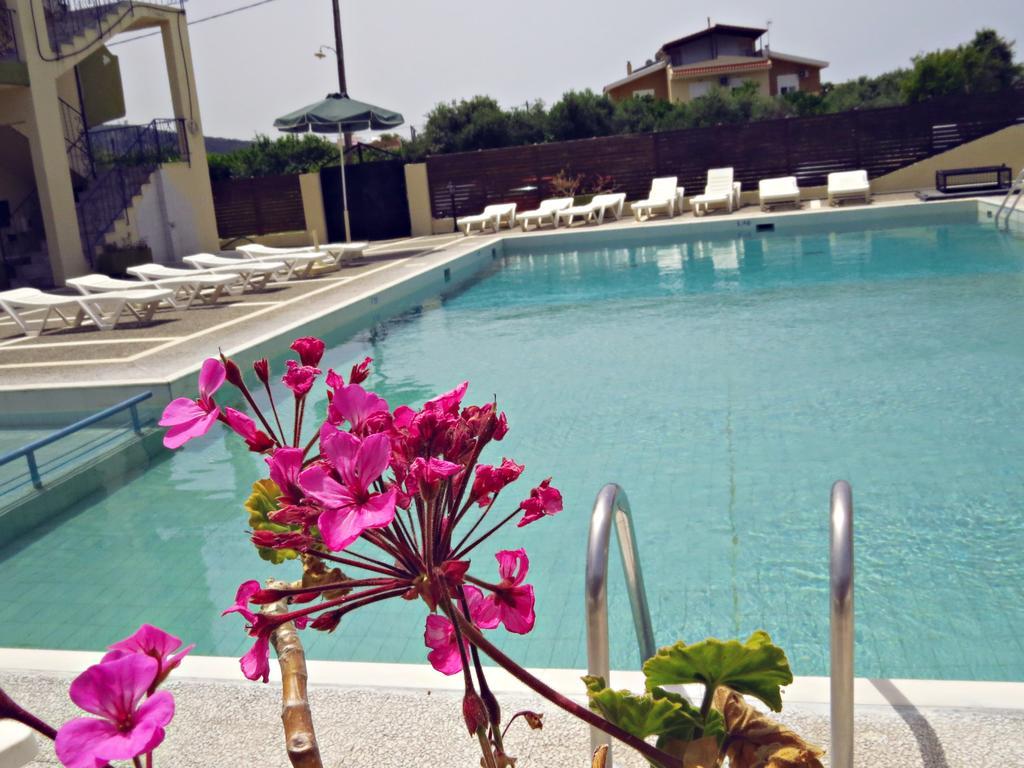 Maritime Hotel Apartments Petaloudes Экстерьер фото