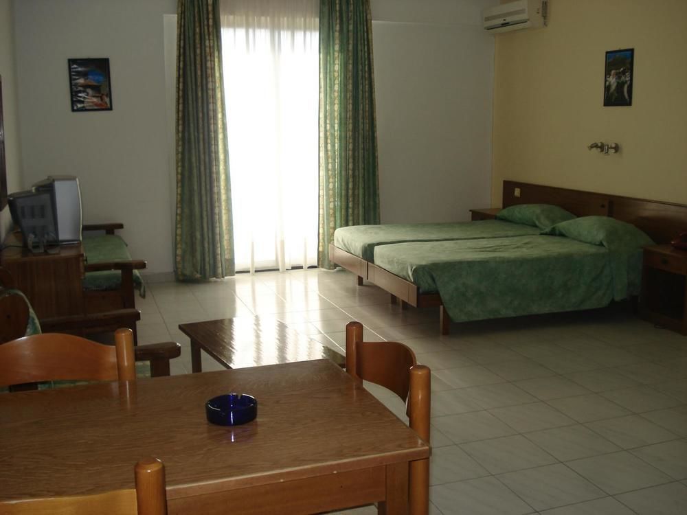 Maritime Hotel Apartments Petaloudes Экстерьер фото
